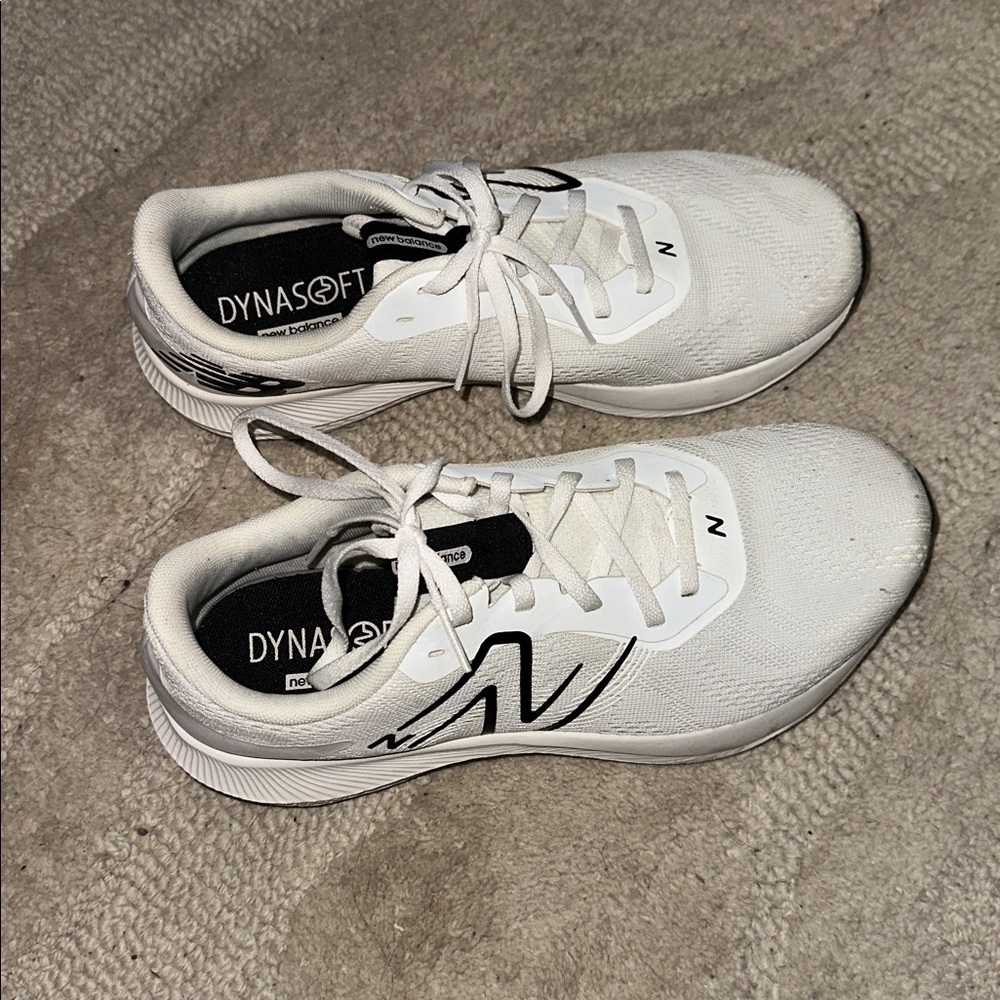 NEW BALANCE RUNNING SHOES - Picture 3 of 8